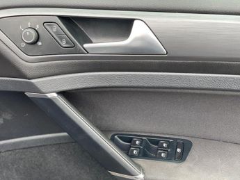 Volkswagen Golf 1.2 TSI SE Hatchback 5dr Petrol DSG