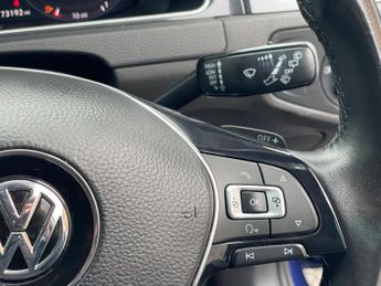 Volkswagen Golf 1.2 TSI SE Hatchback 5dr Petrol DSG
