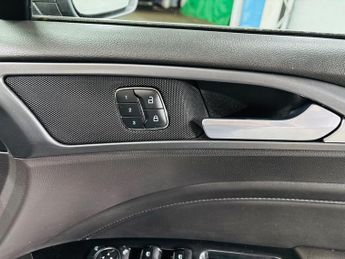 Ford Mondeo 2.0 TDCi Titanium Powershift Euro 6 (s/s) 5dr