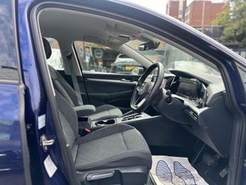 Volkswagen Golf 1.5 eTSI MHEV Life DSG Euro 6 (s/s) 5dr