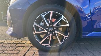 Toyota Yaris 1.5 VVT-h Design E-CVT Euro 6 (s/s) 5dr