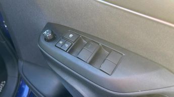 Toyota Yaris 1.5 VVT-h Design E-CVT Euro 6 (s/s) 5dr