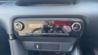 Toyota Yaris 1.5 VVT-h Design E-CVT Euro 6 (s/s) 5dr