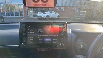 Toyota Yaris 1.5 VVT-h Design E-CVT Euro 6 (s/s) 5dr