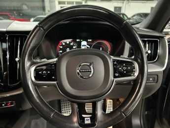 Volvo XC60 2.0h T8 Twin Engine 11.6kWh R-Design Auto AWD Euro 6 (s/s) 5dr