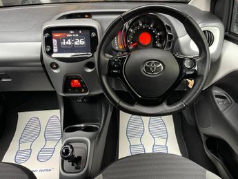 Toyota AYGO 1.0 VVT-i x-trend Funroof x-shift Euro 6 5dr