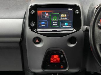 Toyota AYGO 1.0 VVT-i x-trend Funroof x-shift Euro 6 5dr
