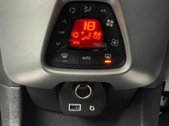 Toyota AYGO 1.0 VVT-i x-trend Funroof x-shift Euro 6 5dr