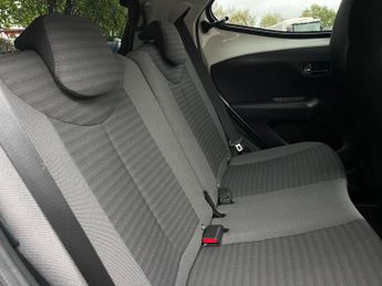 Toyota AYGO 1.0 VVT-i x-trend Funroof x-shift Euro 6 5dr