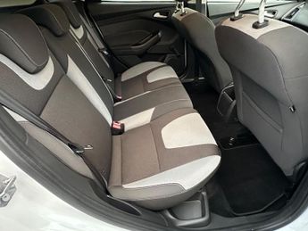 Ford Focus 1.6 Zetec Powershift Euro 5 5dr