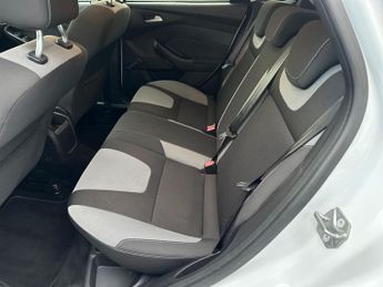 Ford Focus 1.6 Zetec Powershift Euro 5 5dr