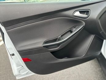 Ford Focus 1.6 Zetec Powershift Euro 5 5dr