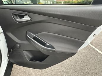 Ford Focus 1.6 Zetec Powershift Euro 5 5dr