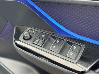 Toyota C-HR 1.8 VVT-h Dynamic CVT Euro 6 (s/s) 5dr