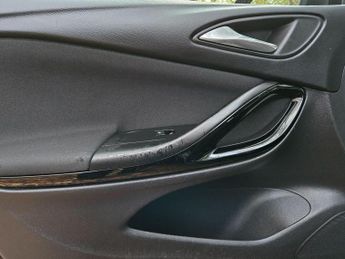 Vauxhall Astra 1.4i Turbo SRi Sports Tourer Auto Euro 6 (s/s) 5dr