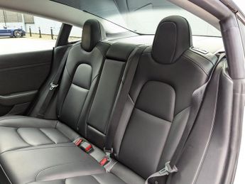 Tesla Model 3 Standard Range Plus Auto RWD 4dr