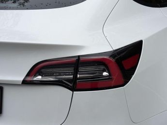 Tesla Model 3 Standard Range Plus Auto RWD 4dr