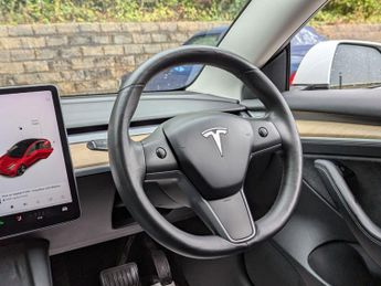 Tesla Model 3 Standard Range Plus Auto RWD 4dr