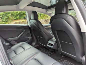 Tesla Model 3 Standard Range Plus Auto RWD 4dr