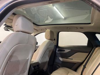 Jaguar F-PACE 2.0 P250i Portfolio Auto AWD Euro 6 (s/s) 5dr