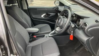 Toyota Yaris 1.5 VVT-h Design E-CVT Euro 6 (s/s) 5dr