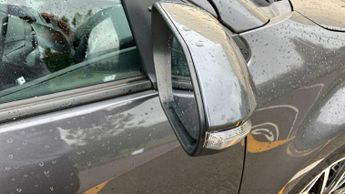 Toyota Yaris 1.5 VVT-h Design E-CVT Euro 6 (s/s) 5dr