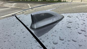 Toyota Yaris 1.5 VVT-h Design E-CVT Euro 6 (s/s) 5dr