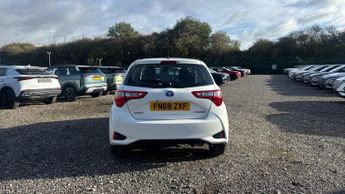 Toyota Yaris 1.5 VVT-h Icon Tech E-CVT Euro 6 (s/s) 5dr