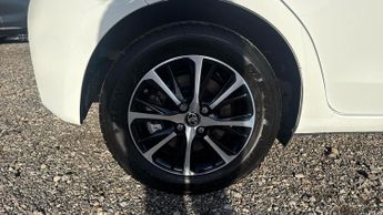 Toyota Yaris 1.5 VVT-h Icon Tech E-CVT Euro 6 (s/s) 5dr