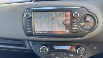 Toyota Yaris 1.5 VVT-h Icon Tech E-CVT Euro 6 (s/s) 5dr