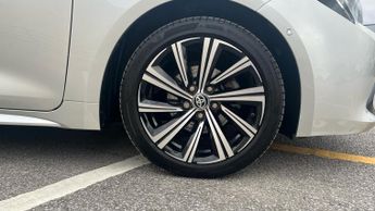 Toyota Corolla 1.8 VVT-h Design CVT Euro 6 (s/s) 5dr