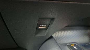 Toyota Corolla 1.8 VVT-h Design CVT Euro 6 (s/s) 5dr