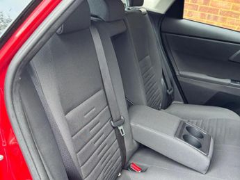 Toyota Auris 1.8 VVT-h Business Edition CVT Euro 6 (s/s) 5dr