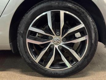 Volkswagen Golf 1.4 TSI BlueMotion Tech Match Edition Hatchback 5dr Petrol DSG E