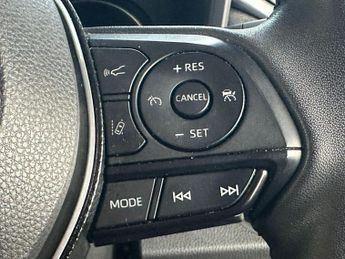 Toyota RAV4 2.5 VVT-h Design CVT Euro 6 (s/s) 5dr