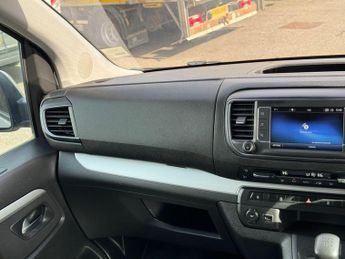 Toyota PROACE Verso 1.6D Shuttle Medium MPV MWB Euro 6 (s/s) 5dr (9 Seat)