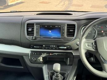 Toyota PROACE Verso 1.6D Shuttle Medium MPV MWB Euro 6 (s/s) 5dr (9 Seat)