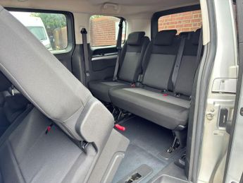 Toyota PROACE Verso 1.6D Shuttle Medium MPV MWB Euro 6 (s/s) 5dr (9 Seat)