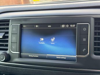 Toyota PROACE Verso 1.6D Shuttle Medium MPV MWB Euro 6 (s/s) 5dr (9 Seat)