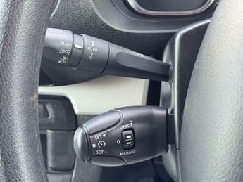 Toyota PROACE Verso 1.6D Shuttle Medium MPV MWB Euro 6 (s/s) 5dr (9 Seat)