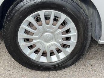 Toyota PROACE Verso 1.6D Shuttle Medium MPV MWB Euro 6 (s/s) 5dr (9 Seat)