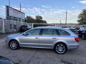 Skoda Superb 2.0 TDI Elegance DSG Euro 5 5dr