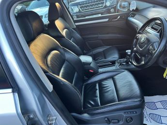 Skoda Superb 2.0 TDI Elegance DSG Euro 5 5dr