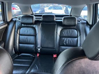 Skoda Superb 2.0 TDI Elegance DSG Euro 5 5dr