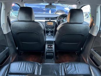 Skoda Superb 2.0 TDI Elegance DSG Euro 5 5dr