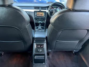 Skoda Superb 2.0 TDI Elegance DSG Euro 5 5dr