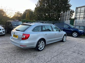 Skoda Superb 2.0 TDI Elegance DSG Euro 5 5dr