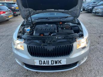 Skoda Superb 2.0 TDI Elegance DSG Euro 5 5dr