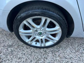Skoda Superb 2.0 TDI Elegance DSG Euro 5 5dr