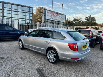Skoda Superb 2.0 TDI Elegance DSG Euro 5 5dr